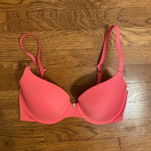 BOGO🍍Betsey Johnson T-Shirt Bra 32D